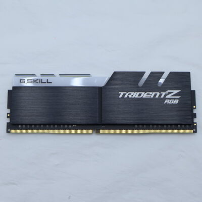 【通販センター】中古  PC4-25600 8GB デスクトップ用(DDR4-3200) 140727 