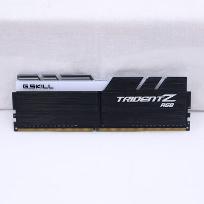 【通販センター】中古  PC4-25600 8GB デスクトップ用(DDR4-3200) 140727 