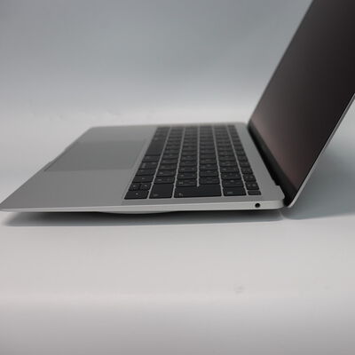 【札幌店】中古  Apple MacBook Air 2018 （13.3インチ/Core i5 1.6GHz/8GB/128GB/シルバー） MREA2J/A 139730 