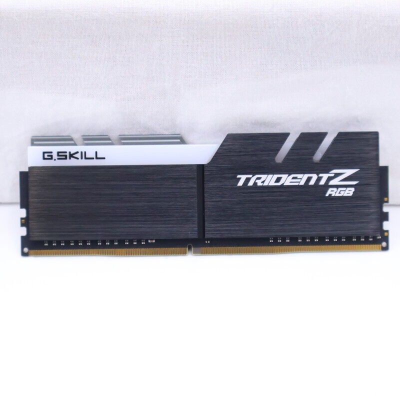 中古 PC4-25600 8GB デスクトップ用(DDR4-3200) 140727 （389721