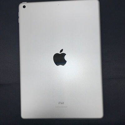 【横浜駅前店】中古  Apple iPad 10.2インチ (第8世代/2020) Wi-Fi 32GB シルバー MYLA2J/A 143619 
