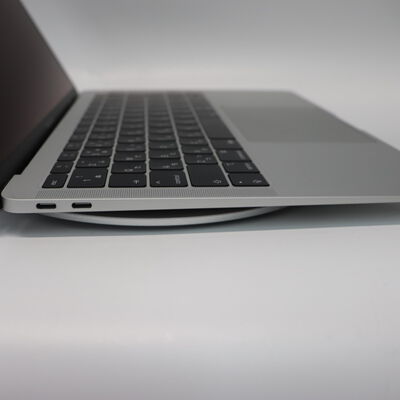 【札幌店】中古  Apple MacBook Air 2018 （13.3インチ/Core i5 1.6GHz/8GB/128GB/シルバー） MREA2J/A 139730 