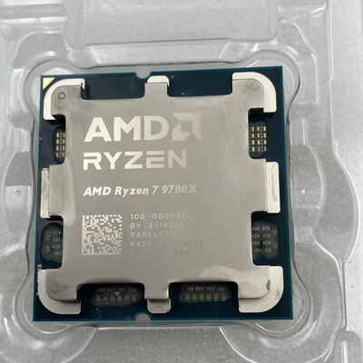 【新潟店】中古  AMD Ryzen 7 9700X (AM5/3.8GHz/40M/C8/T16/65W) 169022 