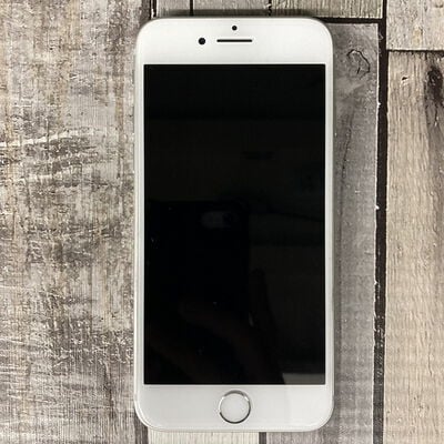 【広島店】中古  【docomo】 iPhone8 4.7インチ 64GB (シルバー)  MQ792J/A 135681 