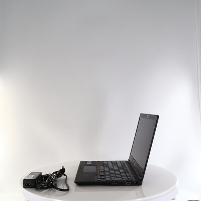 【秋葉原本店】中古  LIFEBOOK　U7311/F(i5-1145G7/8GB/SSD256GB/W11P) 3410015824 