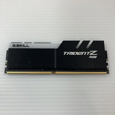 【秋葉原本店】中古  PC4-24000 8GB デスクトップ用(DDR4-3000) 128475 