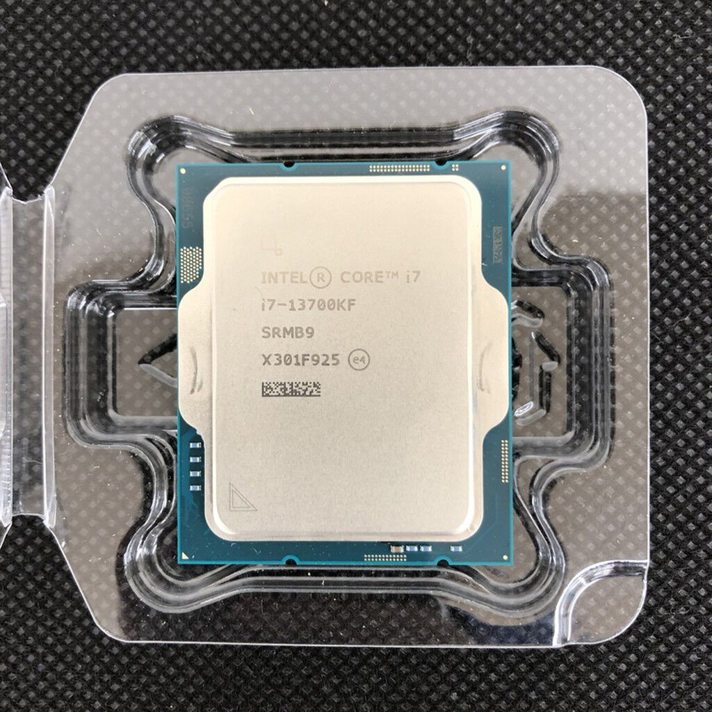 Intel Core i7-13700KF 中古品 Amazon.com: Intel Core i7-13700KF 3.4 GHz (5.4 Turbo) 16 Core LGA
