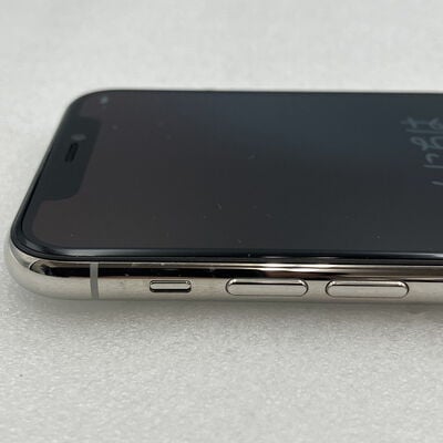 【新潟店】中古  【SIMロック解除済み】【docomo】 Apple iPhone11 Pro 256GB (シルバー) NWC82J/A アップル整備済品 3290007429 