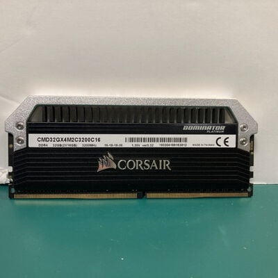 【富山本郷店】中古  PC4-25600 16GB デスクトップ用(DDR4-3200) 140728 