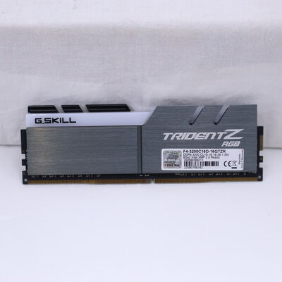 【通販センター】中古  PC4-25600 8GB デスクトップ用(DDR4-3200) 140727 