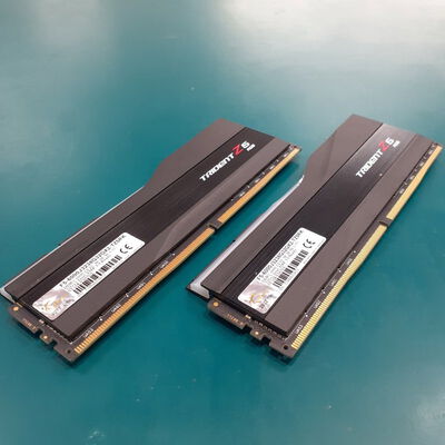 【鹿児島店】中古  32GB 2枚組(合計64GB) PC5-48000/DDR5-6000 デスクトップ用 190868 