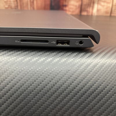 【富士青葉店】中古  DELL 15インチ P112F013 DC15250 5070001720 