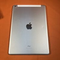 中古  【docomo】Apple iPad 10.2インチ (第7世代/2019) Wi-Fi+Cellular 32GB シルバー MW6C2J/A 141674 