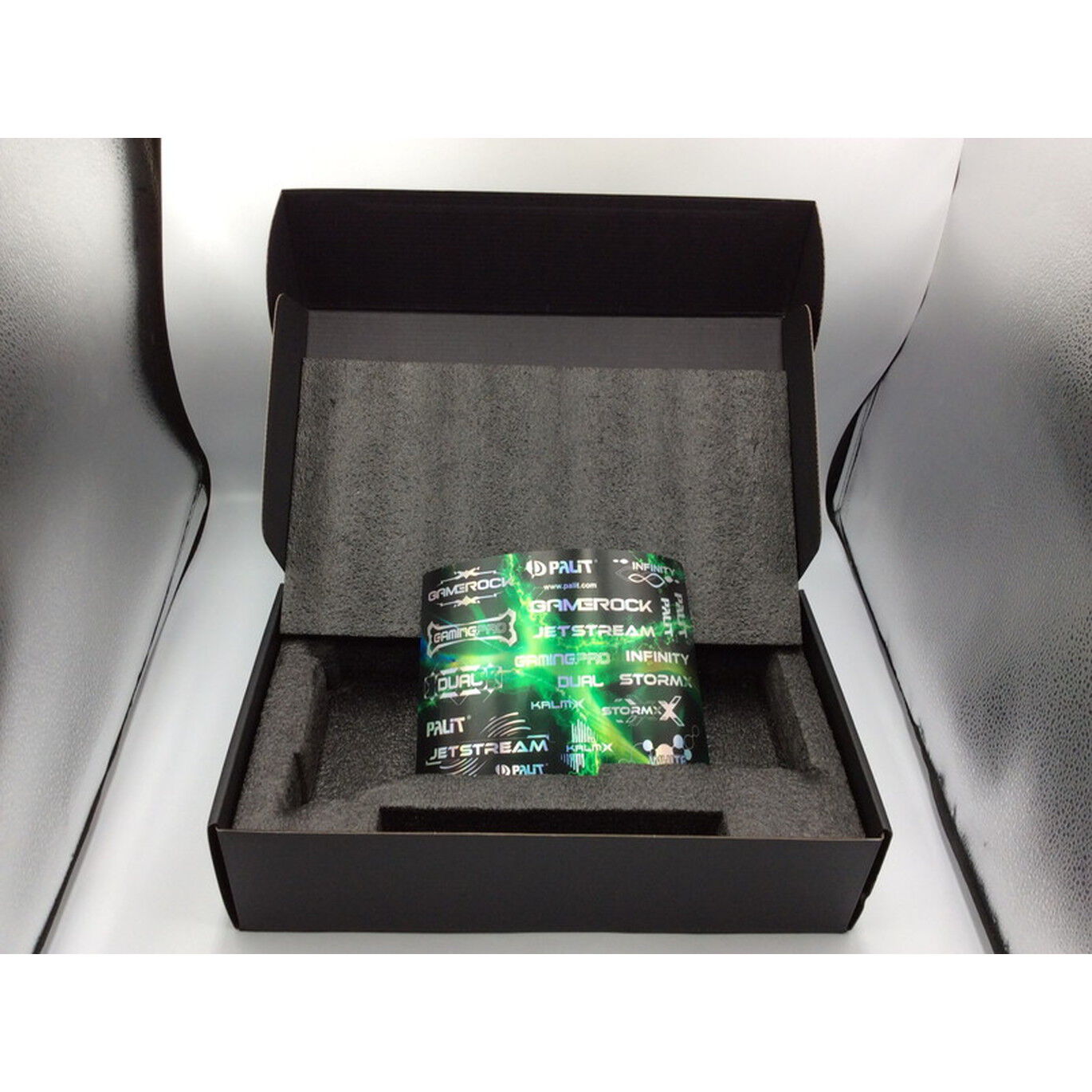 中古 Palit NE75070019K9-GB2050S (RTX5070 12GB Infinity 3) 188943