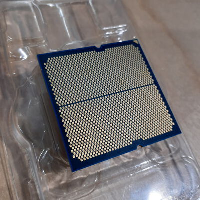 【鹿児島店】中古  AMD Ryzen 7 9800X3D (AM5/4.7/104M/C8/T16/120W) 172566 