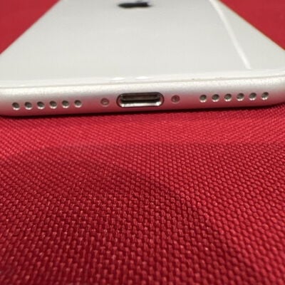 【静岡東瀬名店】中古  【au】Apple iPhoneSE 4.7インチ (第2世代/2020) 64GB (ホワイト) MHGQ3J/A 新パッケージ版 146172 