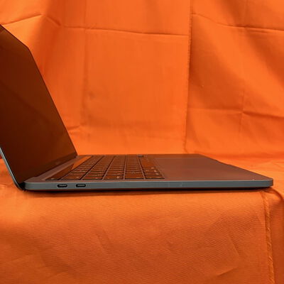 【なんば店】中古  Apple MacBook Pro 13.3インチ (Core i5 1.4GHz/8GB/256GB) スペースグレイ Touch Bar Magic Keyboard搭載モデル MXK32J/A (Early 2020) 142634 