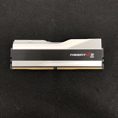 【長野稲里店】中古  PC5-48000 16GB デスクトップ用(DDR5-6000) 149154 