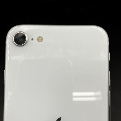 【大須店】中古  【docomo】Apple iPhoneSE 4.7インチ (第2世代/2020) 64GB (ホワイト) MX9T2J/A 142464 