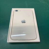 中古  【SIMロック解除済み】【au】Apple iPhoneSE 4.7インチ (第3世代) 64GB (スターライト) MMYD3J/A 155826 