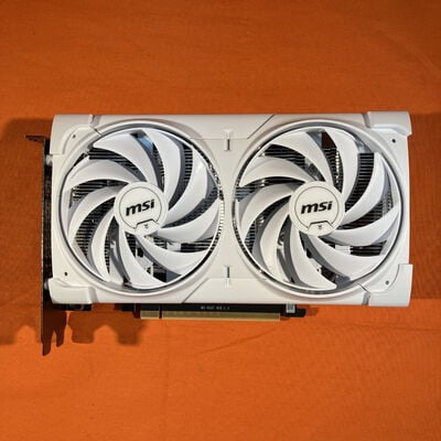 【なんば店】中古  MSI GeForce RTX 5060 8G VENTUS 2X OC WHITE (RTX5060 8G) 3280021890 