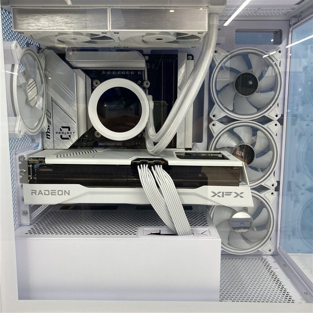 中古 STORM BTOパソコン (Ryzen 7 9800X3D/32GB/SSD1TB/なし/RX9070