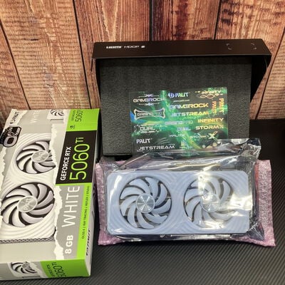 【富士青葉店】中古  Palit NE7506TU19P1-GB2062M (RTX5060Ti 8GB WHITE OC) 188962 