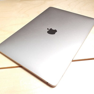 【鹿児島店】中古  Apple MacBook Pro 13.3インチ (Core i5 1.4GHz/8GB/256GB) スペースグレイ Touch Bar Magic Keyboard搭載モデル MXK32J/A (Early 2020) 142634 
