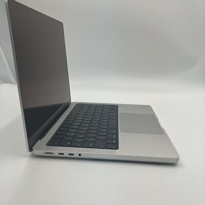 【なんば店】中古  Apple MacBook Pro 14インチ 2023 (M3Pro 11CPU 14GPU/18GB/512GB) シルバー MRX63J/A 3280023121 