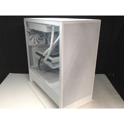 【前橋ｲﾝﾀｰｱｶﾏﾙ店】中古  自作PC(Ryzen 7 9800X3D/32GB/SSD512GB/RX9060XT 16GB/W11H) 4540002135 