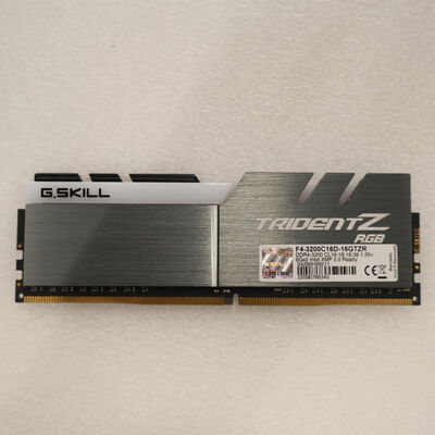 【通販センター】中古  PC4-25600 8GB デスクトップ用(DDR4-3200) 140727 