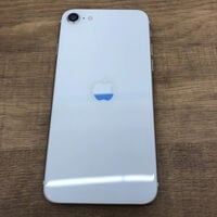 中古  【docomo版SIMフリー】Apple iPhoneSE 4.7インチ (第3世代) 64GB (スターライト) MMYD3J/A 154834 