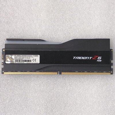 【甲府飯田店】中古  PC5-44800 32GB デスクトップ用 149157 
