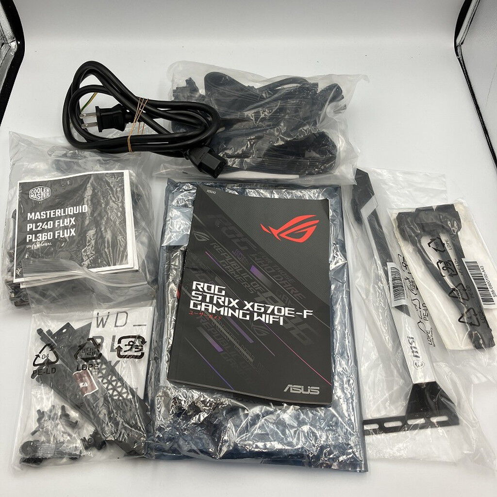 中古 自作PC(Ryzen 9 7950X3D/64GB/SSD2TB+2TB/RTX4080 SUPER/OS無し