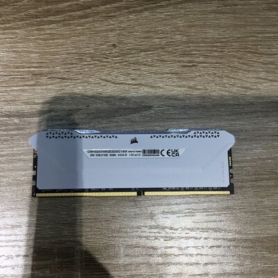 【松山環状枝松店】中古  PC4-25600 16GB デスクトップ用(DDR4-3200) 140728 