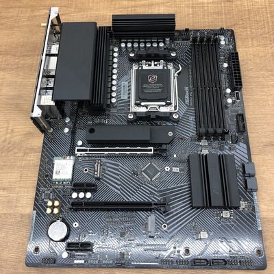 【宇都宮鶴田店】中古  ASRock B650 PG Lightning WiFi (B650 AM5 ATX DDR5) 5280000790 