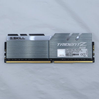 【通販センター】中古  PC4-25600 8GB デスクトップ用(DDR4-3200) 140727 
