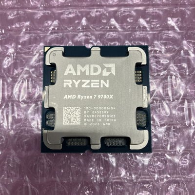 【町田店】中古  AMD Ryzen 7 9700X (AM5/3.8GHz/40M/C8/T16/65W) 169022 