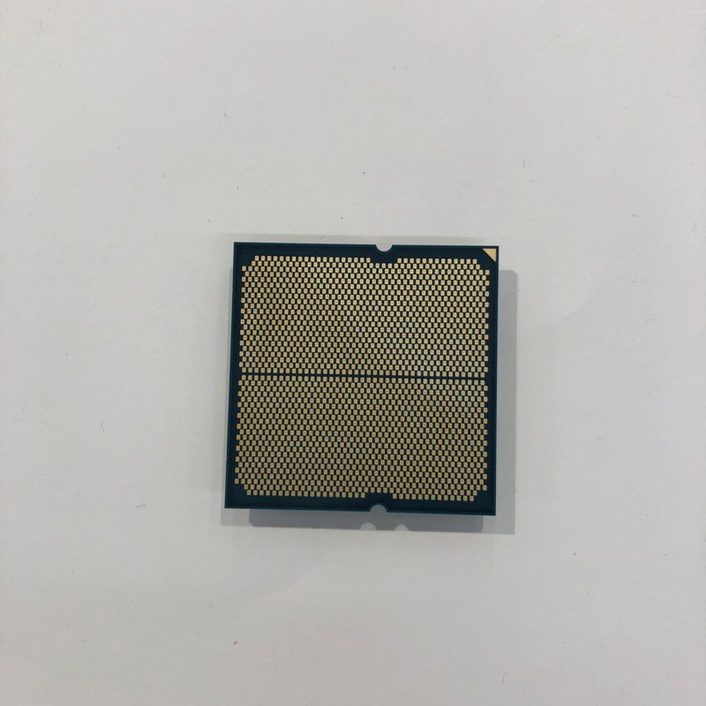 中古 AMD Ryzen 7 9700X (AM5/3.8GHz/40M/C8/T16/65W) 169022 （374773