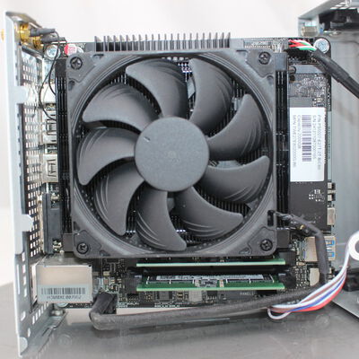 【通販センター】中古  ASRocK DeskMini X600(AMD Ryzen 7 8700G w/ Radeon 780M Graphics/16GB DDR5 (PC5)/SSD2TB/なし/オンボード/W11H64 MAR) 195922 