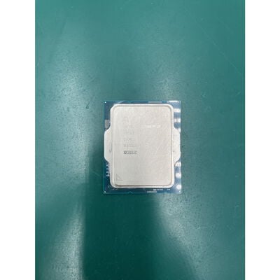 【秋葉原本店】中古  INTEL Core i7 13700F (1700/2.1G/30M/C16/T24) 154211 