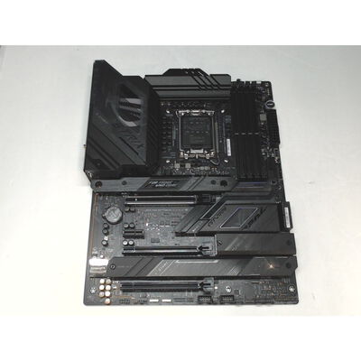 【前橋ｲﾝﾀｰｱｶﾏﾙ店】中古  ASUS ROG STRIX Z790-F GAMING WIFI (Z790 1700 ATX DDR5) 175321 