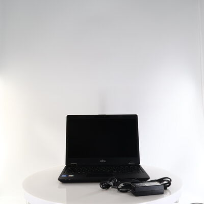 【秋葉原本店】中古  LIFEBOOK　U7311/F(i5-1145G7/8GB/SSD256GB/W11P) 3410015824 
