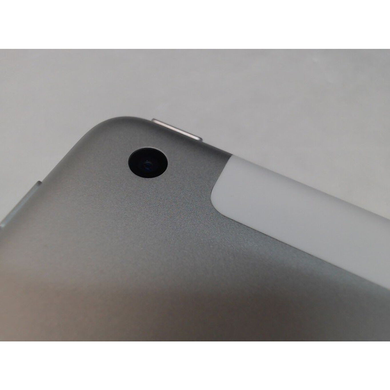 iPad 第8世代(2020年) 32GB SIMロック解除済み ① 中古 【SIMロック解除済み】【au】Apple iPad 10.2インチ (第8世代