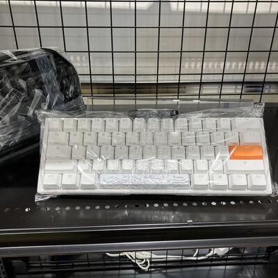 【宮崎恒久店】中古  Ducky One3 dk-one3-classic-pw-rgb-mini-silver 168715 