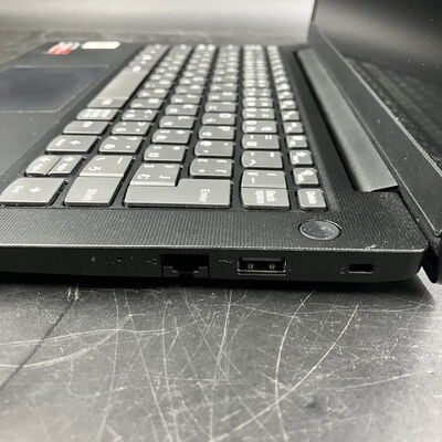 【大須店】中古  Lenovo V14 Gen4 3120024612 