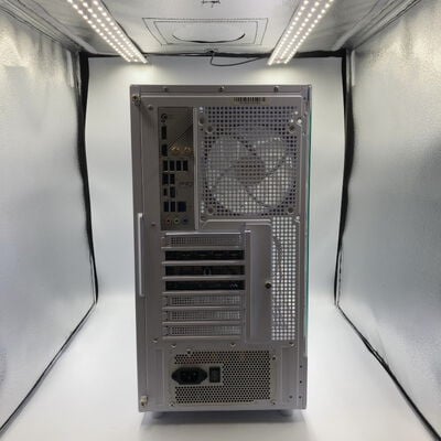 【水戸赤塚店】中古  自作PC(Ryzen 7 7800X3D/32GB/SSD2TB+1TB+1TB/-/RTX5070Ti/OSなし) 4680004062 