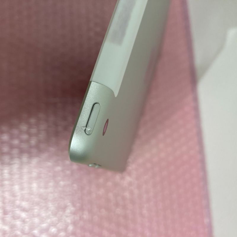 中古 【SIMロック解除済み】【au】Apple iPad 10.2インチ (第8