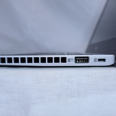 【通販センター】中古  【ジャンク品/保証無/返品質問不可】NEC VersaPro タイプVB PC-VKM17BZG4 (Core i5 8350U/8GB/SSD256GB/-/オンボード/12.5/1366x768/Wi-Fi/WEBCAM/W11H64 MAR) 186212 