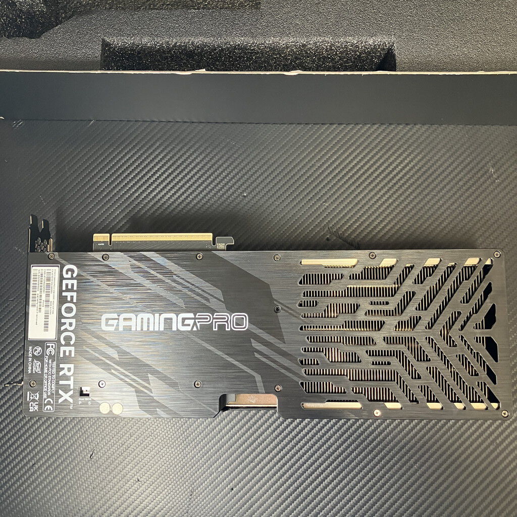 中古 Palit GeForce RTX5070 GAMINGPRO-S 12GB 5070001598 ｜ パソコン